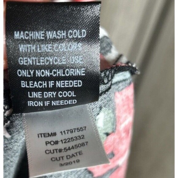 Torrid Maxi Dress High Low Hem Black with Red White Floral Print Smocked Size 2X - Picture 7 of 9